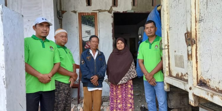 LDII Pasbar Bantu Korban Musibah Gempa Pasbar