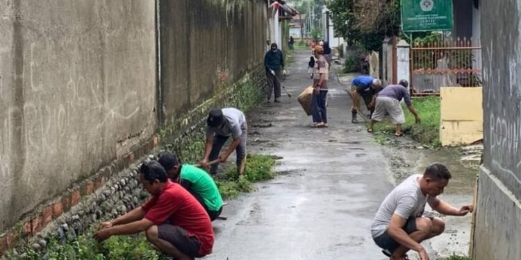 LDII Tegal Bersih-Bersih Masjid Sambut Ramadan